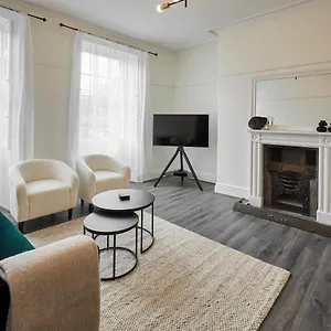 https://host-stay-scoresby-place.yorkshirehotels.net
